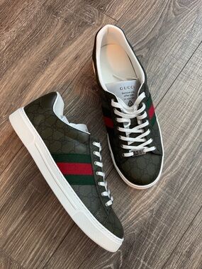 Gucci Men’s Ace Low-Top Sneakers